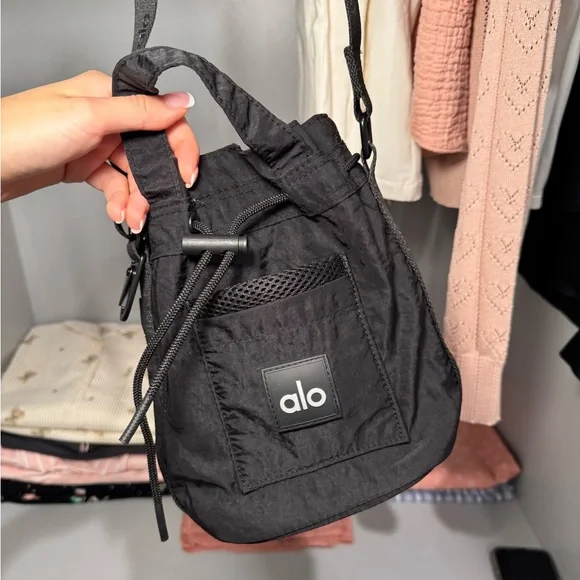 ALO Yoga Black Drawstring Bag - Picture 4 of 8
